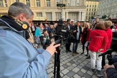 Behind-the-Scenes-Aufnahme einer Medienproduktion (Bild 6)