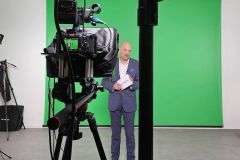 f2cb6933-1069-4c39-a69e-e3769e57f66d